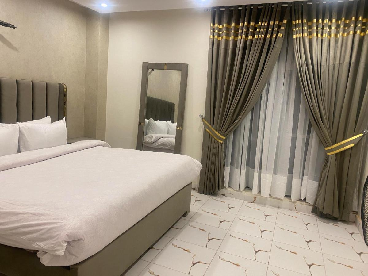 Burj Al Bahria Town Luxury Suites Lahore Exterior photo