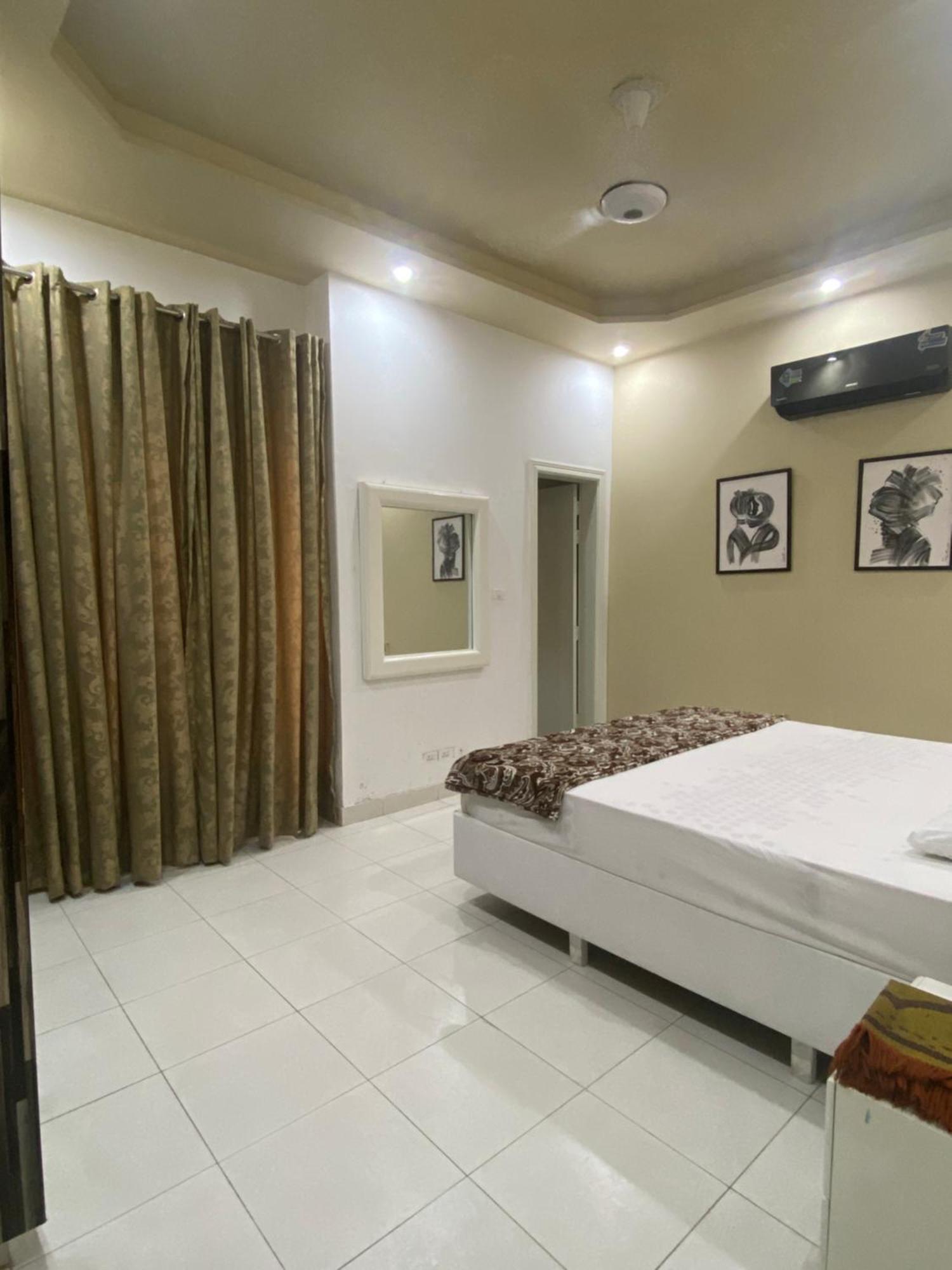 Burj Al Bahria Town Luxury Suites Lahore Exterior photo